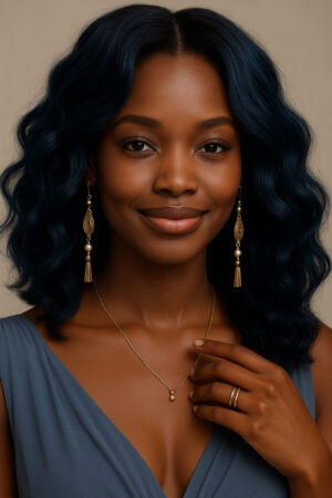 Niyama™ – Bleu Nuit Profond – Lob Ondulé Mi-Long – Sublime les visages ovales – Cheveux naturels indiens